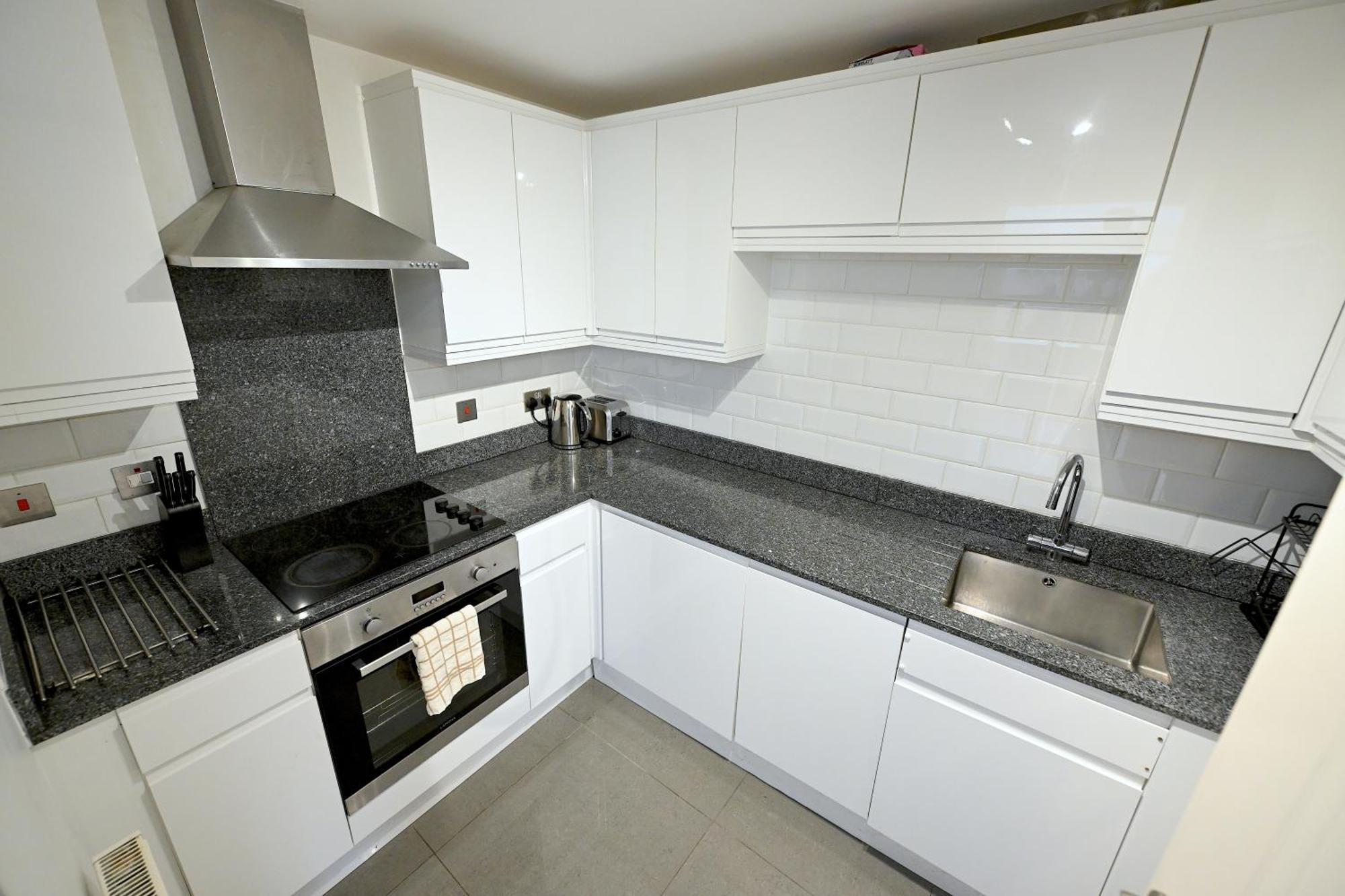 Unique 2-bedroom With River Views! Apartment London