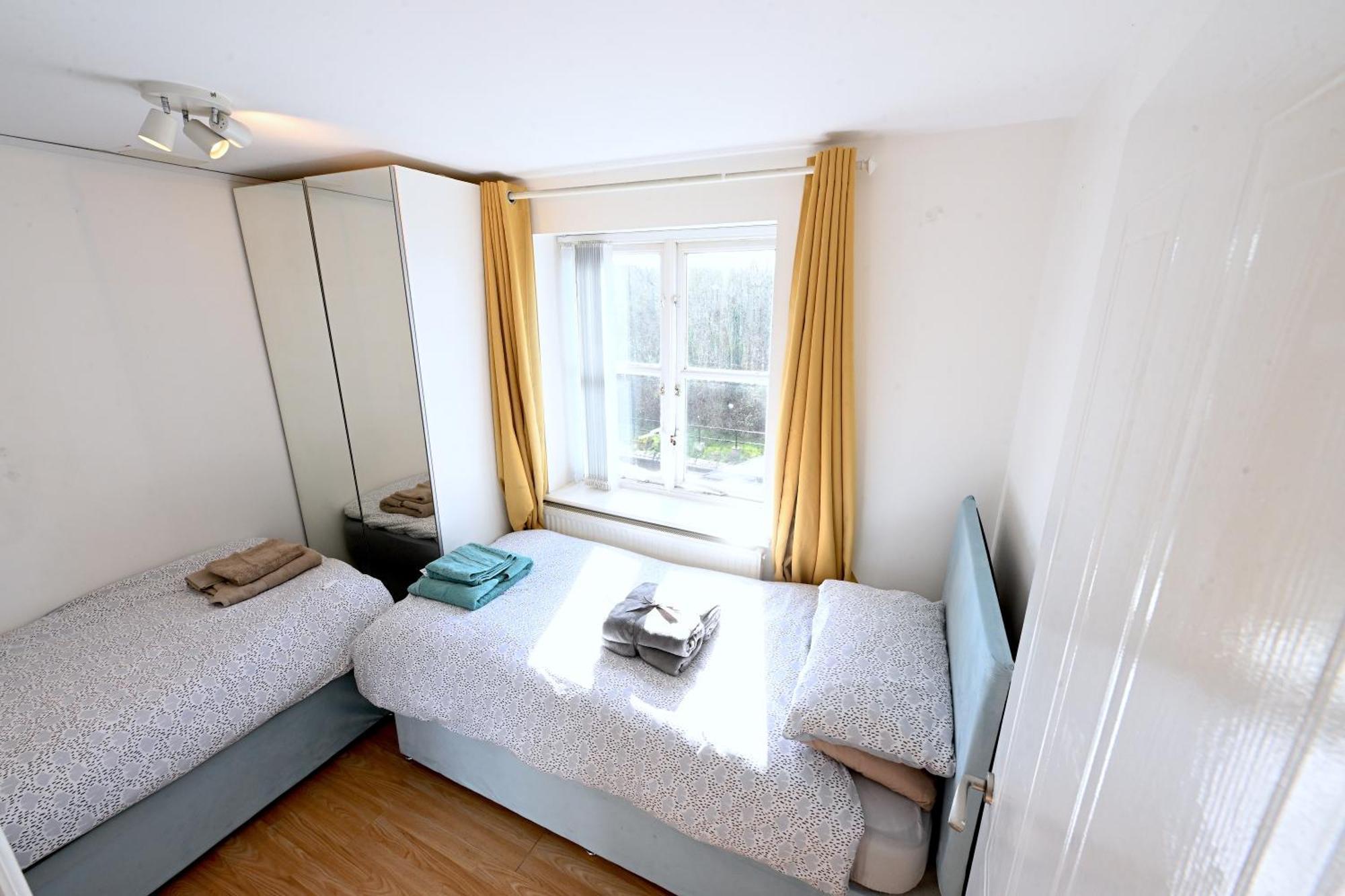 Unique 2-bedroom With River Views! Apartment London